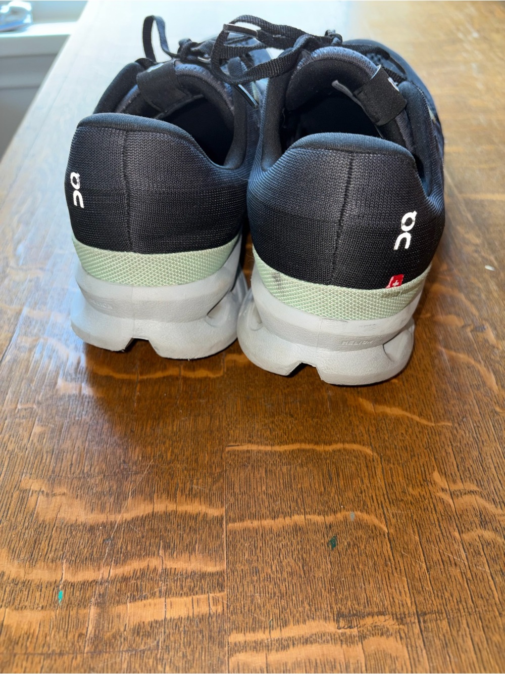 On Cloudsurfer running shoes - Picture 5 of 7